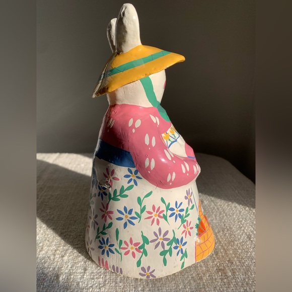 Vintage hand painted paper maché bunny - Picture 3 of 6